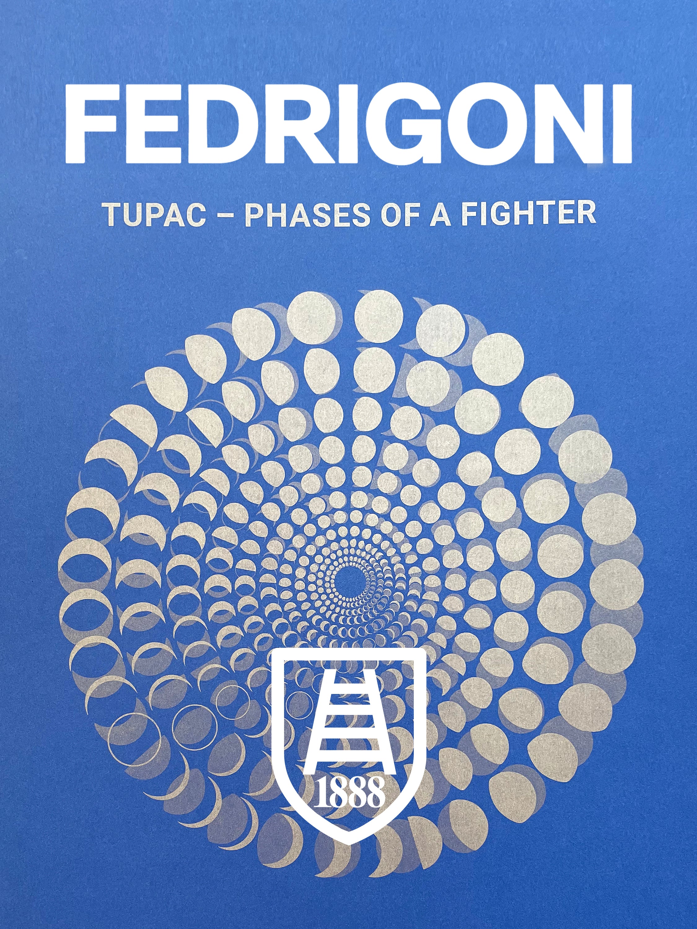 Limitierte A3 Kunstedition der Mondphasen 1971 und 1996, gewidmet Tupac Shakur. Riso-Druck auf Fedrigoni Papier. Moon Code Design von Theresa Lambrecht.