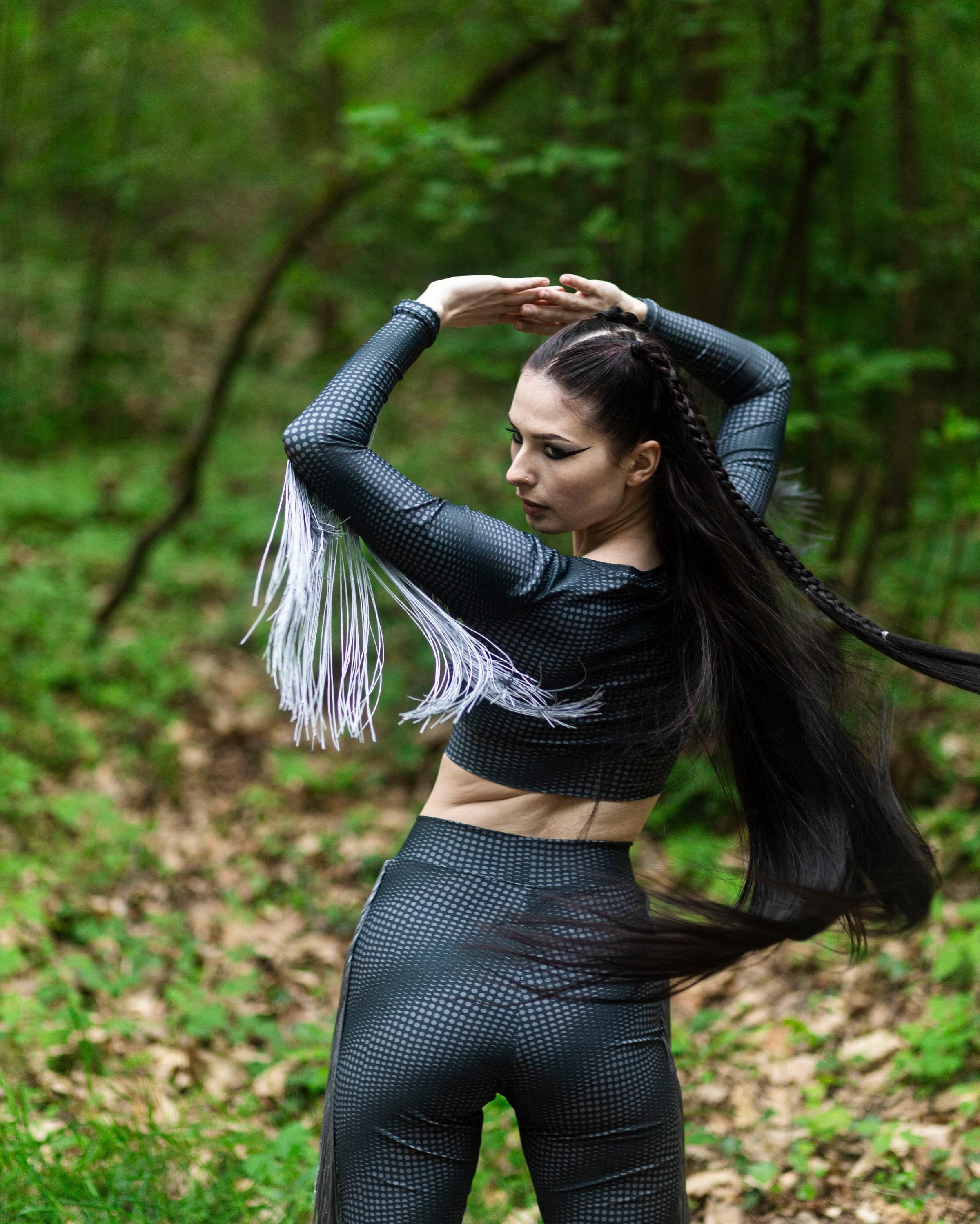 Lunar Circles Fashion – Bodysuit, Bikini, Scarfs, Leggings, Shorts oder Top mit einzigartigem Moon Phases Pattern, inspiriert von echten Mondjahren