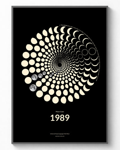 1989 Moon Code Poster im Rahmen – Minimalistisches Mondphasen Design