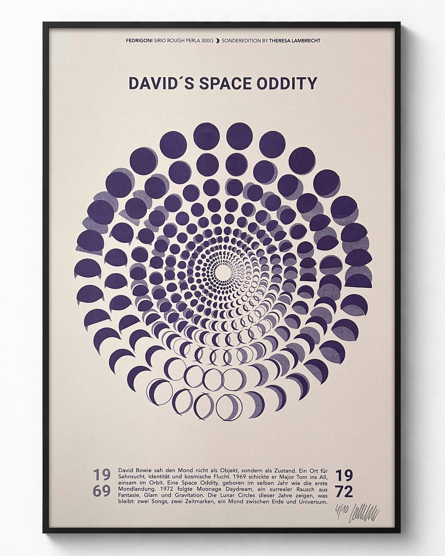 David Bowie Moon Code Poster 1969/1972 – Limitierte Kunstedition auf Fedrigoni Perla Papier, inspiriert von Space Oddity und Moonage Daydream