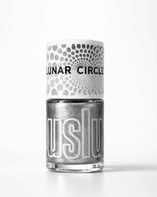 uslu Airlines X Lunar Circles Metallic Silver Nagellack - limitierte Artemis Edition 2026