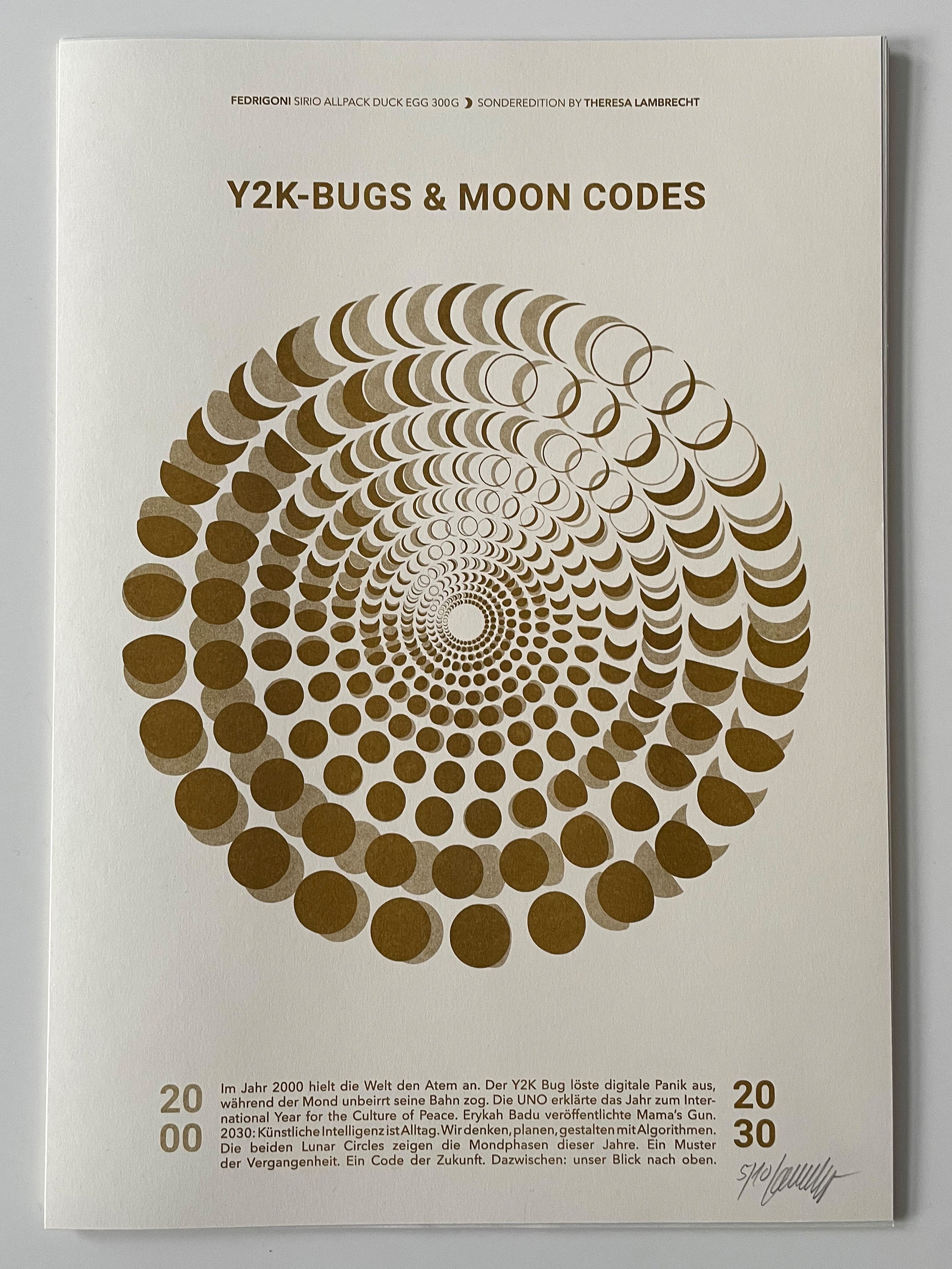 Mondphasen Poster Y2K 2000 und 2030, Limitierte Moon Code Kunst von Theresa Lambrecht, RISO-Druck auf Fedrigoni Special Paper A3 Format