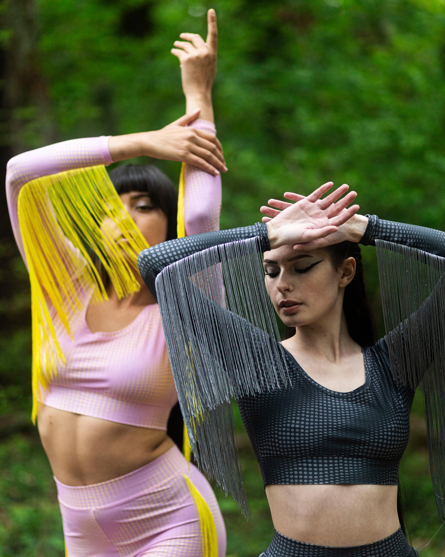 Lunar Circles Fashion – Bodysuit, Bikini, Scarfs, Leggings, Shorts oder Top mit einzigartigem Moon Phases Pattern, inspiriert von echten Mondjahren