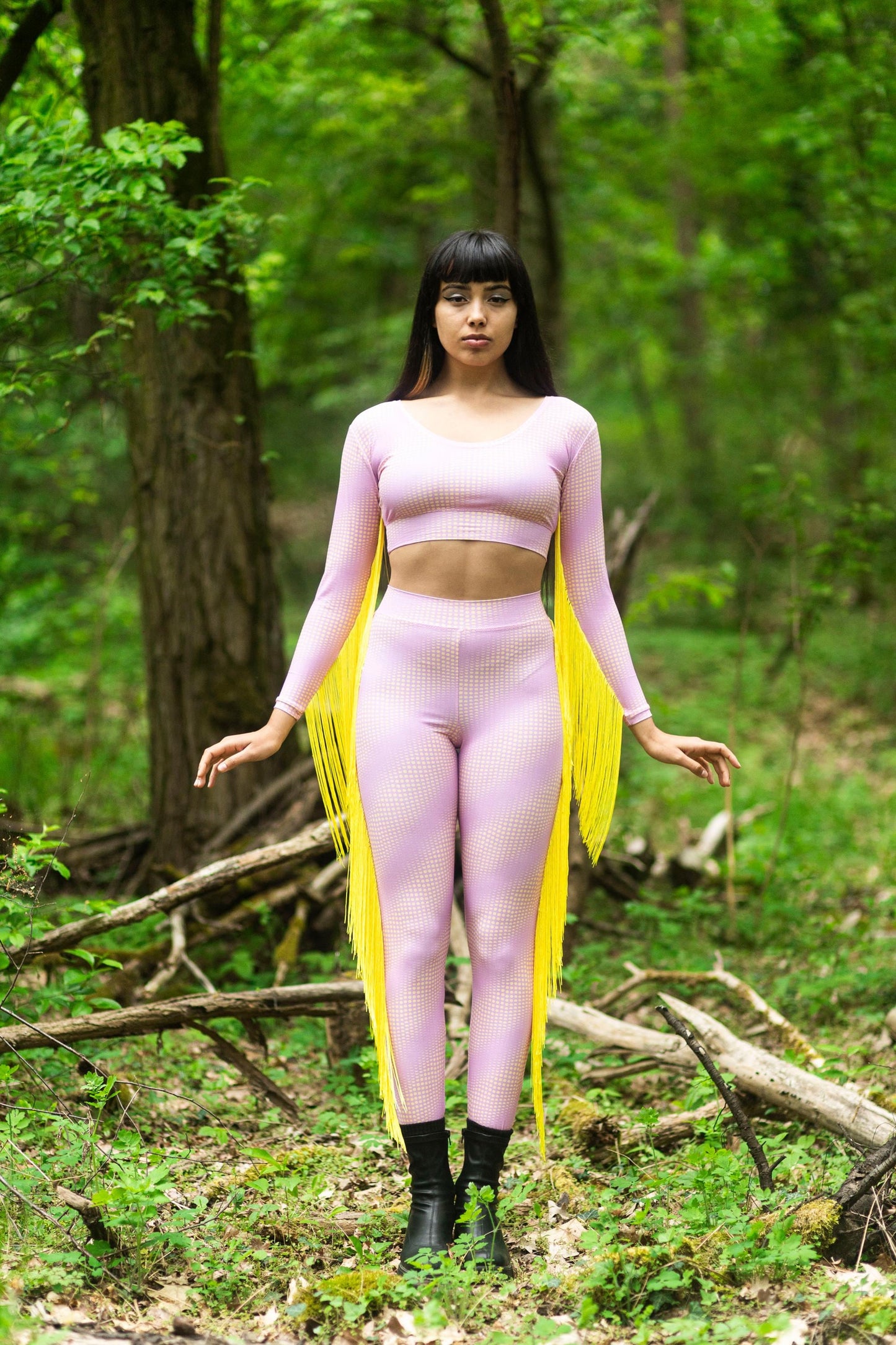 Lunar Circles Fashion – Bodysuit, Bikini, Scarfs, Leggings, Shorts oder Top mit einzigartigem Moon Phases Pattern, inspiriert von echten Mondjahren