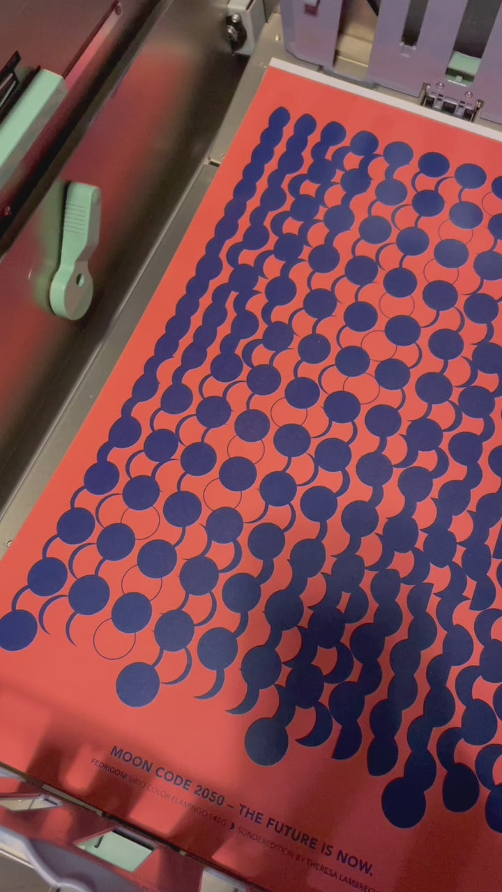 Moon Code Poster 2050 futuristischer Kunstdruck mit den Mondphasen des Jahres 2050. A2 Format, limitierte Edition auf Fedrigoni Künstlerpapier, Theresa Lambrecht